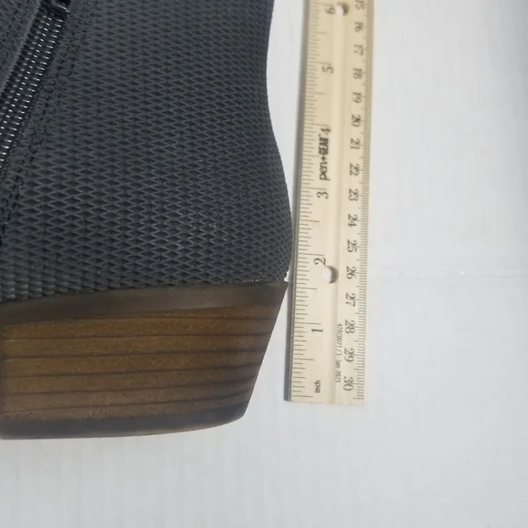 KENSIE GRAY HEELED ANKLE BOOT SIZE 7.5 - Picture 10 of 16